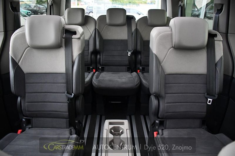 Volkswagen Multivan 2.0TDi HIGHLINE PANORAMA ACC - fotka 46 z 57