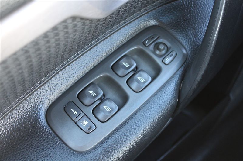 Volvo V70 2,4 D  NOVÉ V ČR,1.MAJITEL - fotka 14 z 18