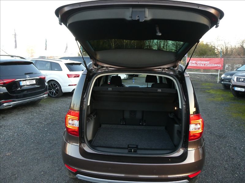 Škoda Yeti 1,2 TSi 81kW DSG Drive, xenony - fotka 23 z 41
