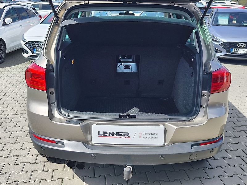 Volkswagen Tiguan 2.0 TSI/132kWSport 4Motion DSG - fotka 9 z 26