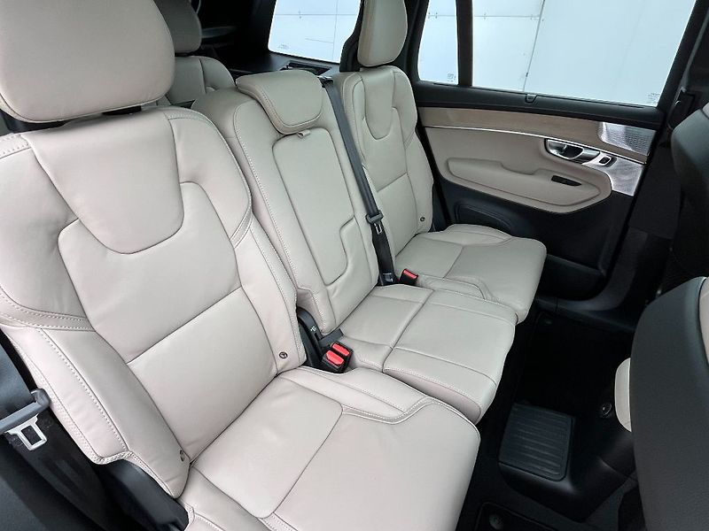 Volvo XC90 PLUS BRIGHT B5 AWD 184 kW - fotka 14 z 28