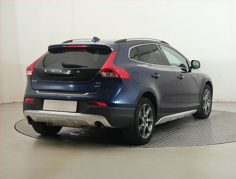 Volvo V40 (2014) 2.0 T4 AWD, 4X4, Automat - fotka 5 z 16