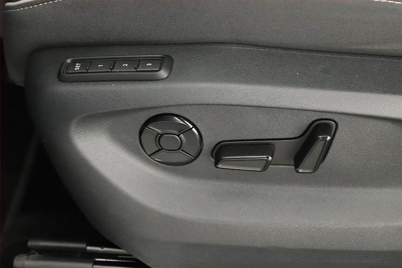 Škoda Kodiaq (2025) 2.0 TDI, SPORTLINE, 4X4 - fotka 15 z 19