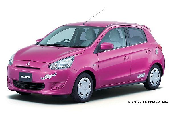 Mitsubishi Mirage ve stylu Hello Kitty.