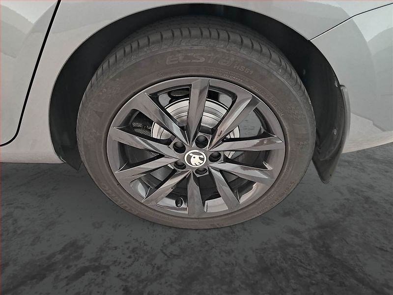 Škoda Fabia (2023) 1.0 TSI, ČR,1.maj, Serv.kniha - fotka 15 z 17