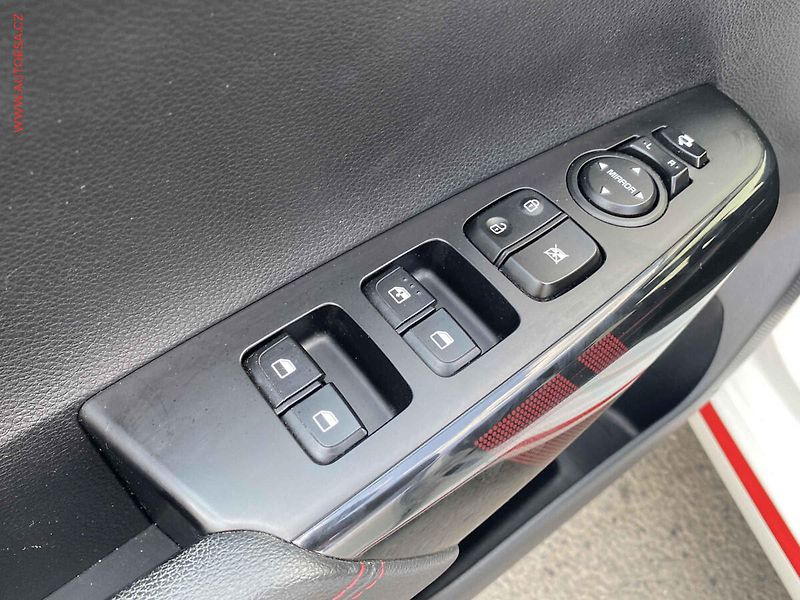Kia Picanto (2018) 1.2 DPI, GT-line, AT, navi - fotka 13 z 17
