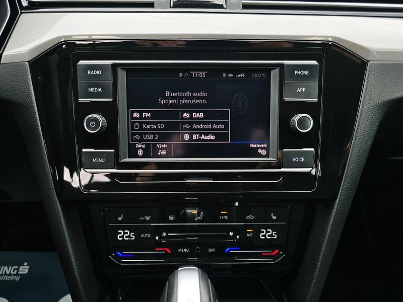 Volkswagen Passat 2.0TDI 110KW DSG BUSINESS ČR! - fotka 30 z 40