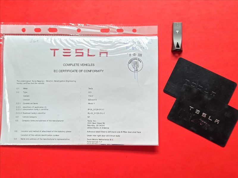 Tesla Model Y 378kW 4x4 LR Tažné zař. NEHAVA - fotka 8 z 22