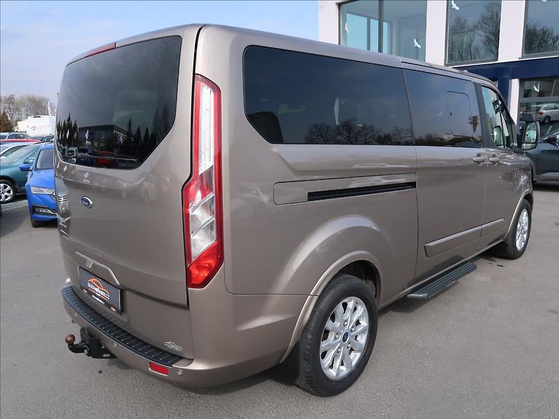 Ford Tourneo Custom 2,0 EcoBlue,96kW,8míst,automat - fotka 3 z 29