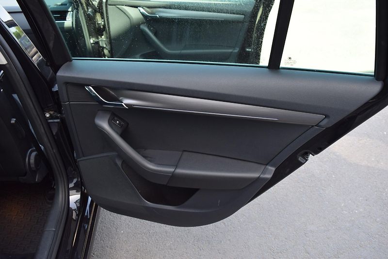 Škoda Octavia (2019) 1.5TSI 110kw AMBITION LED APP - fotka 45 z 49