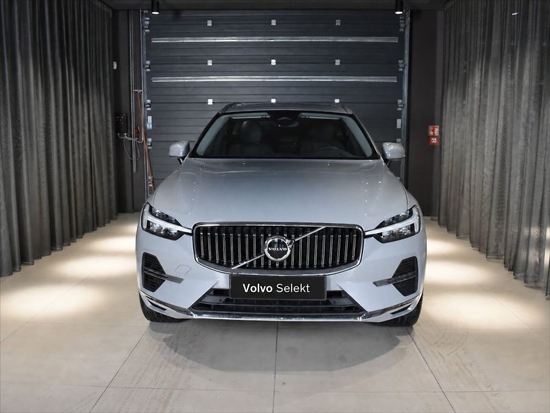 Volvo XC60 2,0 T6 AWD Plus - fotka 6 z 24