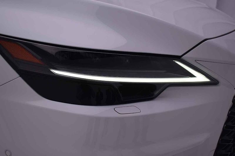 Lexus odtajnil novou generaci svého bestselleru RX