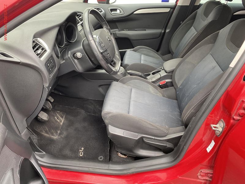 Citroën C4 (2012) 1.6 HDi, ČR, AC, temp - fotka 9 z 16
