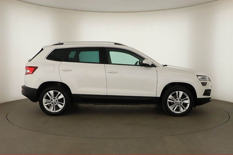 Škoda Karoq (2021) Style 2.0 TDI, ČR,1.maj, Navi - fotka 6 z 20