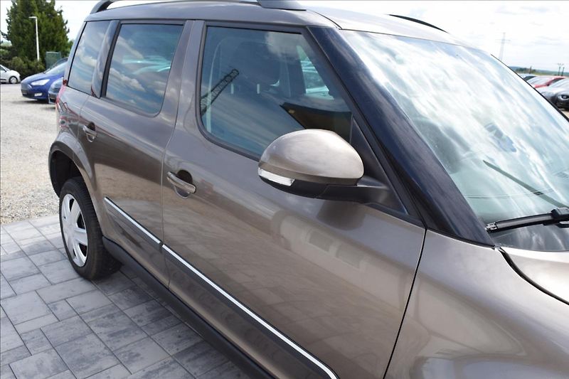 Škoda Yeti 1,2 TSI 77KW PO SERVISE - fotka 9 z 45