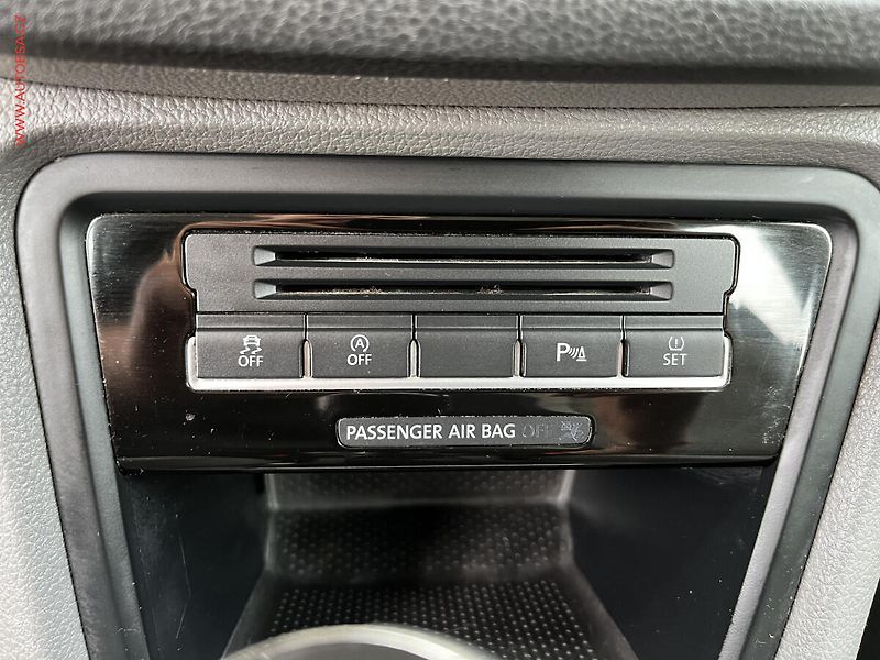 Volkswagen Sharan (2011) 2.0 TDi, Comfortline - fotka 18 z 23