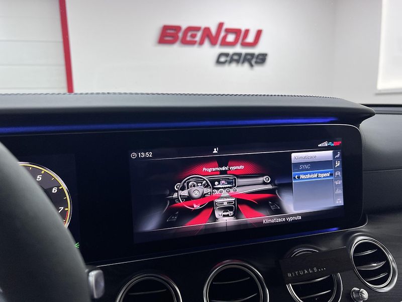 Mercedes-Benz Třídy E E 63s AMG, 4.0i 450 kW 113 Tkm - fotka 47 z 57