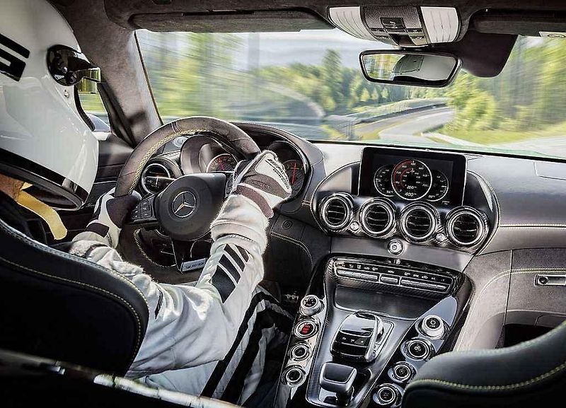 Mercedes-AMG GT R.