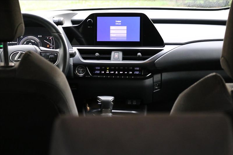 Lexus UX 250h 2,0 HEV, DSG, 1.Maj.  UX - fotka 52 z 64