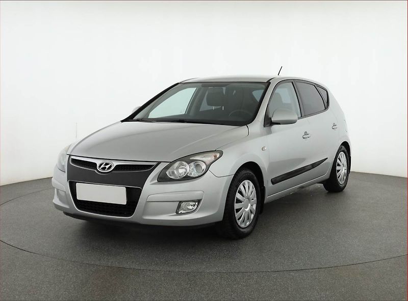 Hyundai i30 (2009) 1.6 CVVT, nová STK, Tažné - fotka 2 z 14