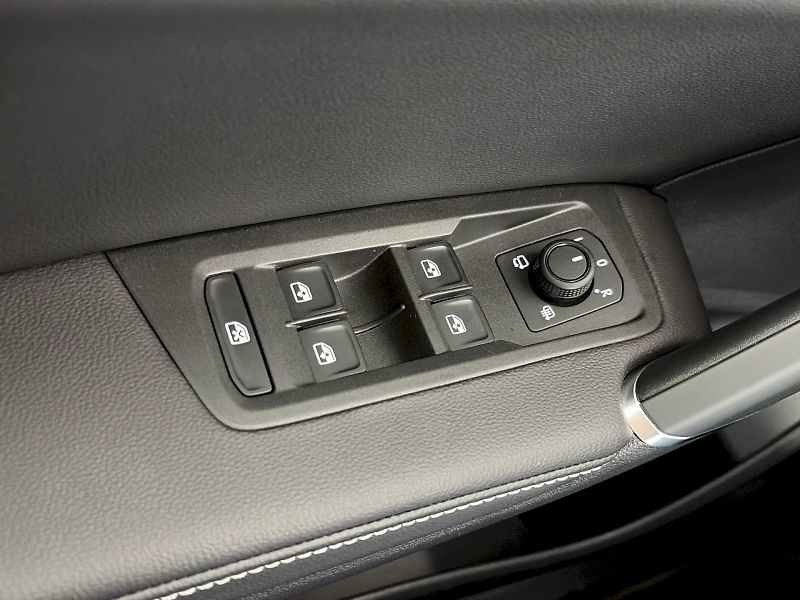 Volkswagen Touran (2025) Comfortline GOAL 1.5 TSI 110kW - fotka 28 z 32
