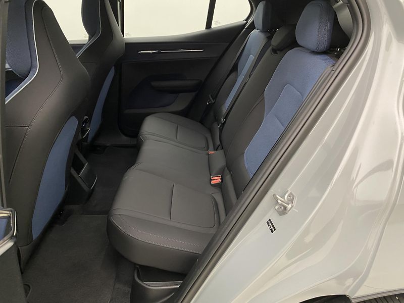 Volvo EX30 PURE ELECTRIC SINGLE PLUS CZ - fotka 5 z 63