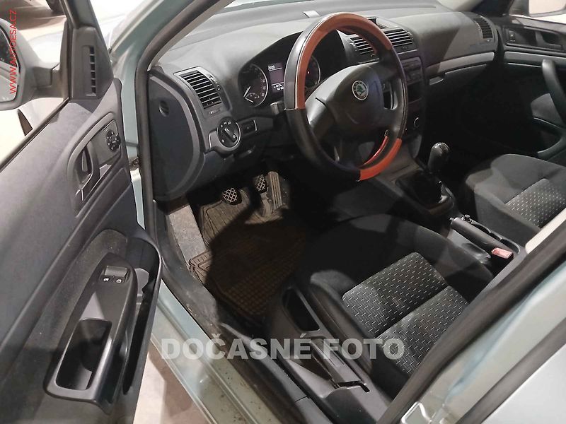 Škoda Octavia (2011) 1.6TDi, AC, el. výbava - fotka 3 z 3