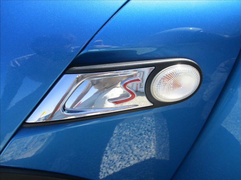Mini Cooper S 1,6 i, aut. klima,Cebia,128kW - fotka 25 z 32