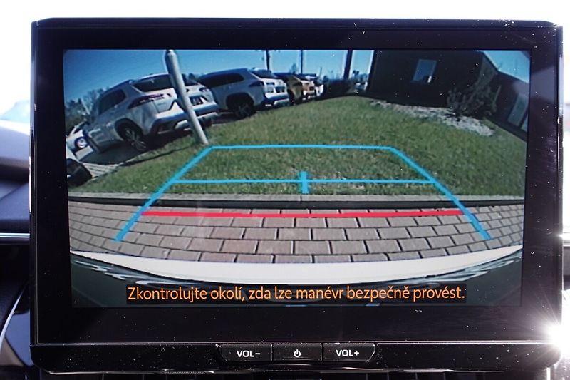 Toyota Corolla 2,0HSD GR-Sport Dynamic - fotka 24 z 32