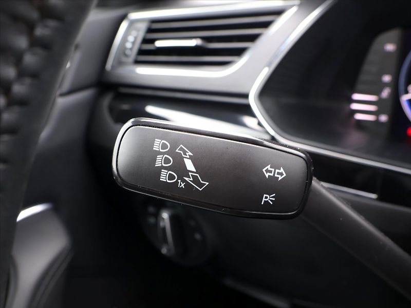 Škoda Superb 2,0 TDI DSG L&K DPH CZ - fotka 19 z 34