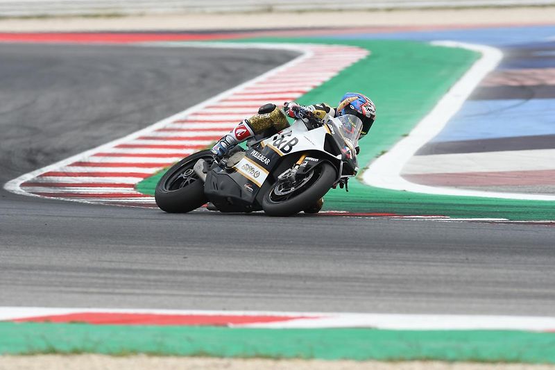 Ducati Panigale V4 S (2018) CORSE ex Jorge Lorenzo - fotka 32 z 39