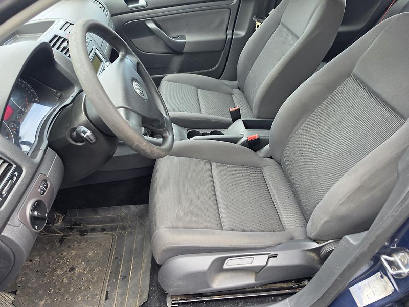 Volkswagen Golf 1.9 TDI 77Kw  - fotka 12 z 27