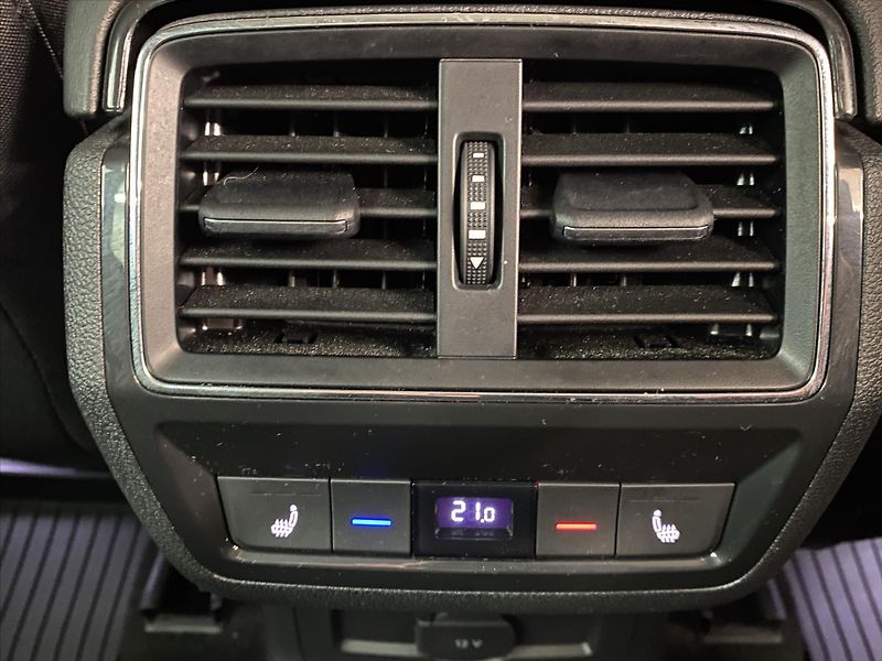 Škoda Karoq 2,0 TDI 110kW DSG 4x4 Style Pl - fotka 22 z 30