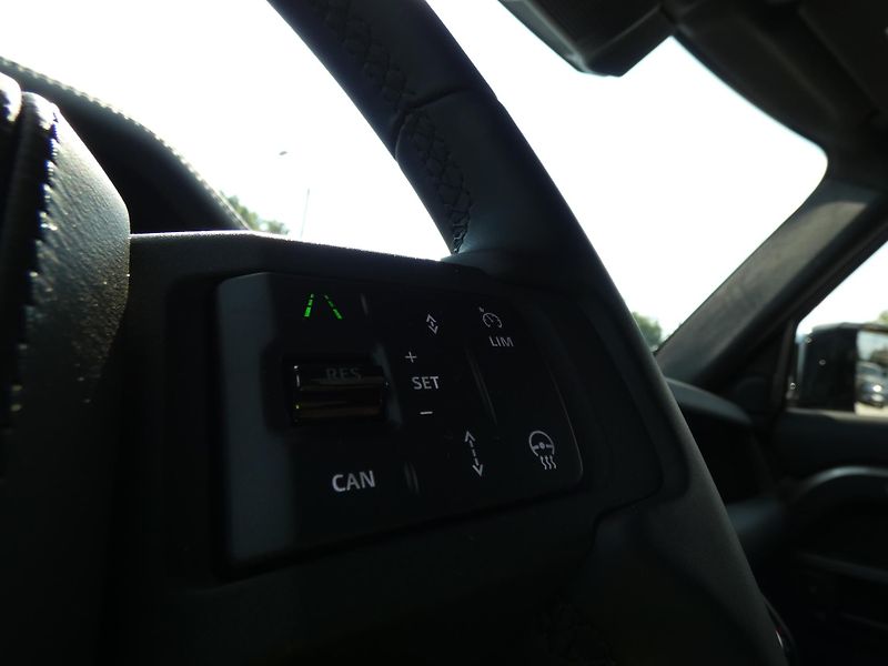 Land Rover Defender 110 4,4 OCTA P635 - fotka 19 z 46