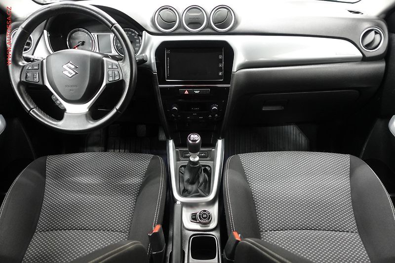 Suzuki Vitara (2016) 1.6 DDiS 4x4, AC, TZ, navi - fotka 8 z 25