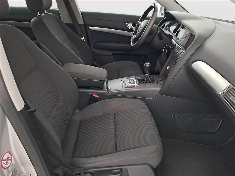 Audi A6 (2004) 2.4, Xenony, Tempomat - fotka 9 z 17