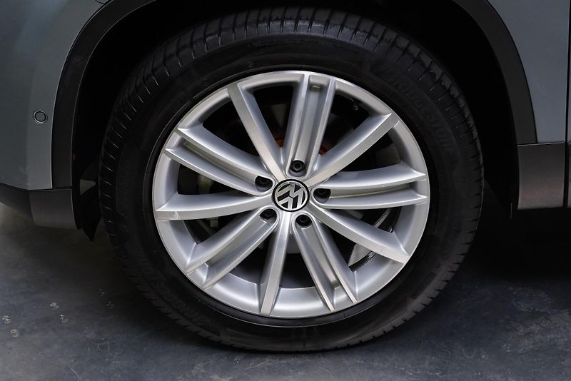 Volkswagen Tiguan - fotka 10 z 23