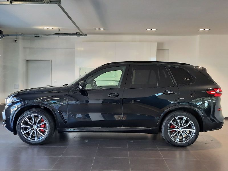 BMW X5 (2024) xDrive 30d M Sport - fotka 3 z 17