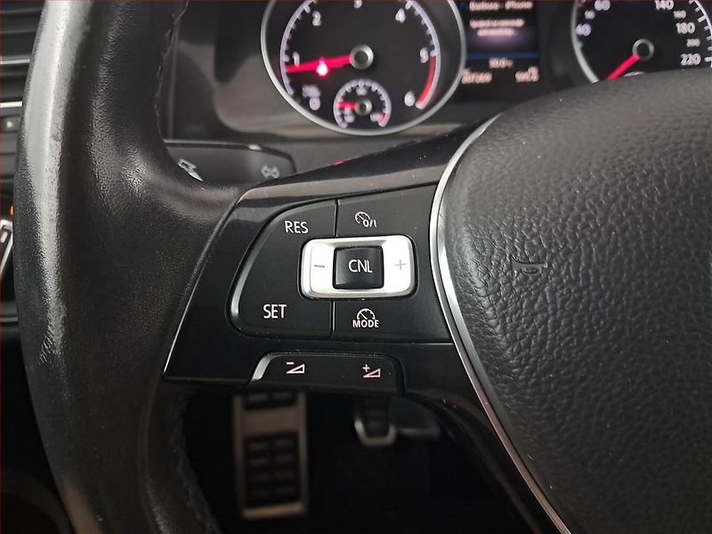 Volkswagen Golf (2017) 1.6 TDI, Tempomat - fotka 16 z 17