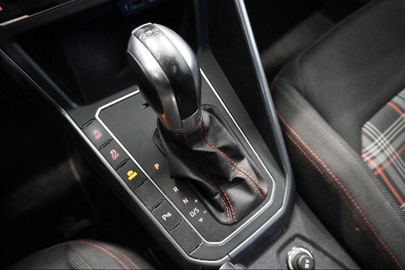 Volkswagen Polo  2,0 TSI GTI 147kW DSG6 - fotka 25 z 28