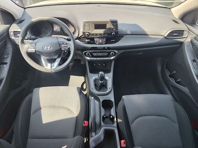 Hyundai i30 1.0 T-GDI/88kW Start Plus - fotka 11 z 26