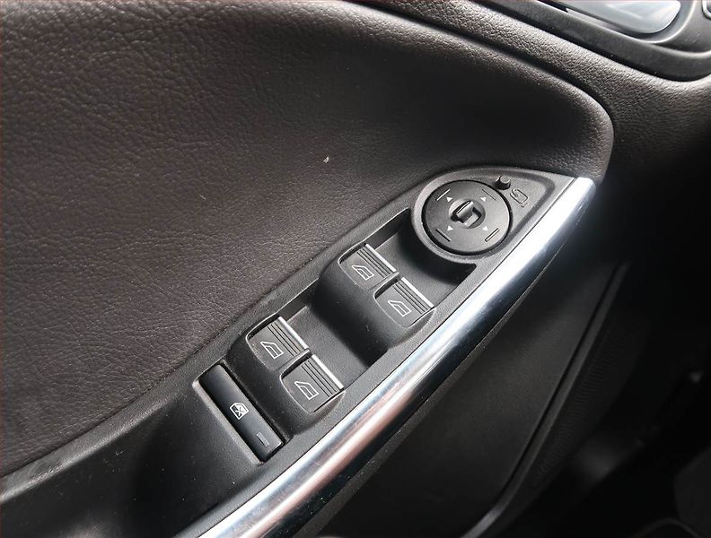 Ford Focus (2015) 2.0 EcoBoost ST, Kůže - fotka 19 z 22