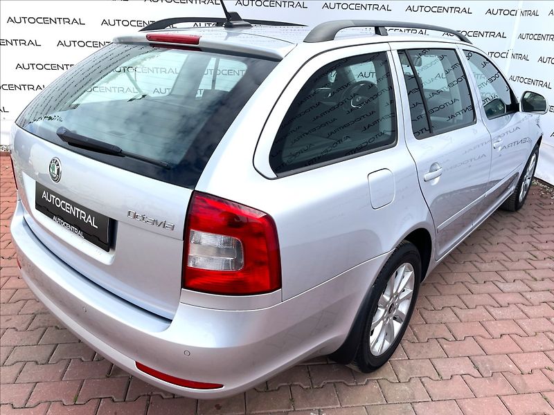 Škoda Octavia 1,4 Tsi Family 90kw , Navi , s - fotka 9 z 22