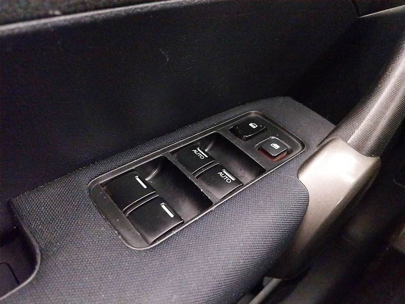 Honda CR-V (2012) 2.0 i, 4X4, Tempomat - fotka 17 z 18