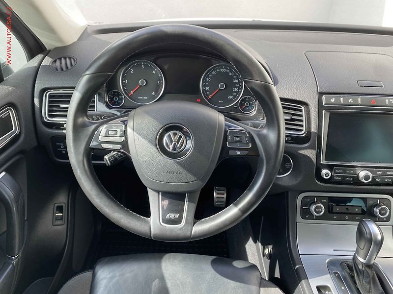 Volkswagen Touareg (2017) 3.0TDi 4x4, ČR, R-Line, TZ - fotka 11 z 23