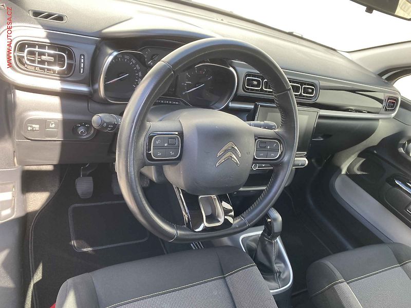 Citroën C3 (2019) 1.2 PT, Shine, park. čidla - fotka 13 z 19