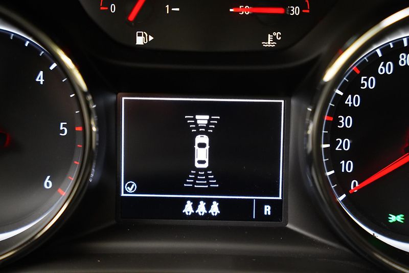 Opel Insignia - fotka 18 z 23