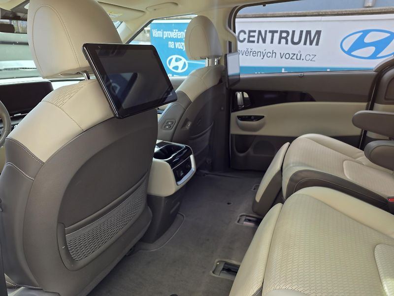Kia Carnival 2.2-7míst-TOP VÝBAVA-2xLCD - fotka 20 z 28