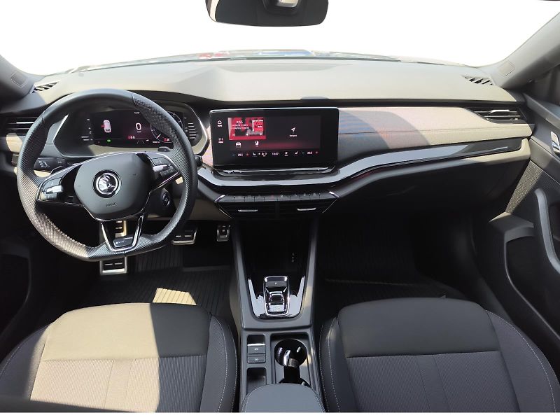Škoda Octavia 2.0 TDi Sportline DSG - fotka 5 z 24