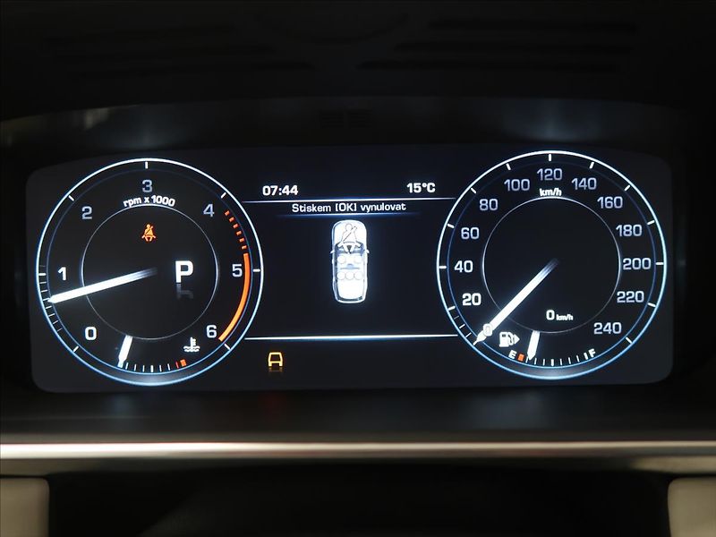 Land Rover Range Rover 4,4 SDV8 Autobiography, Max vý - fotka 24 z 36